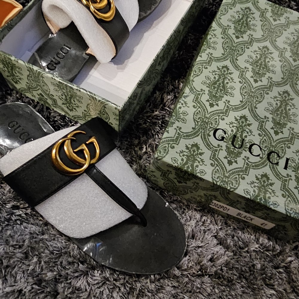 sandals - Picture 3 of 4